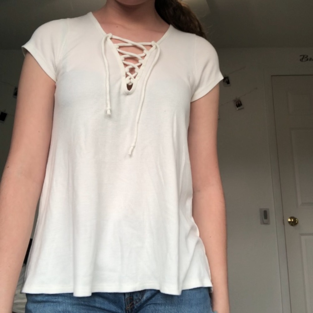 White criss cross tee